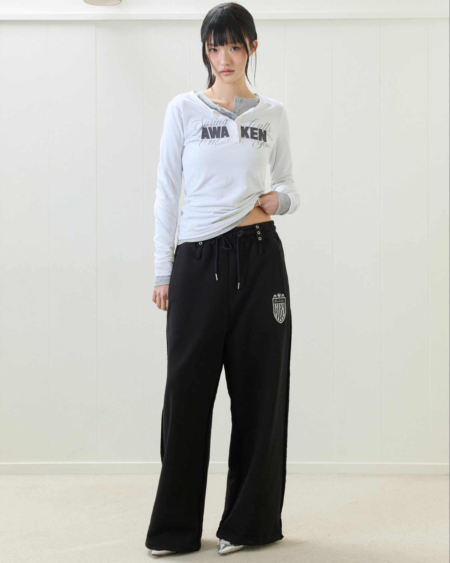 （韓国発送）EL HENLEY NECK SLEEVE TEE (WHITE)