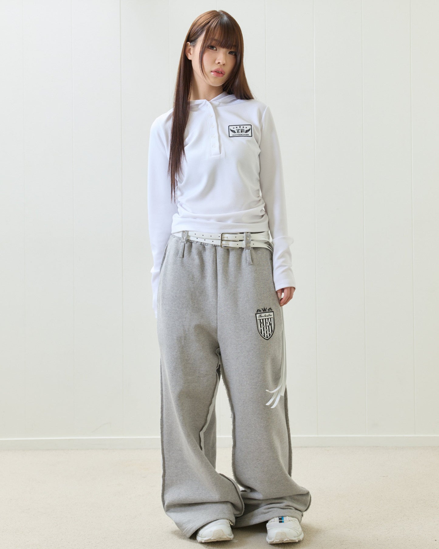 （韓国発送）EL PATCH HOOD T-SHIRT (WHITE)