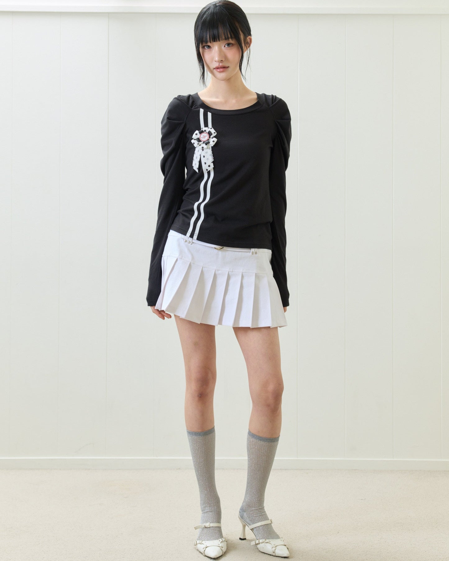 （韓国発送）EL ROSETTE SHIRRING TEE (BLACK)