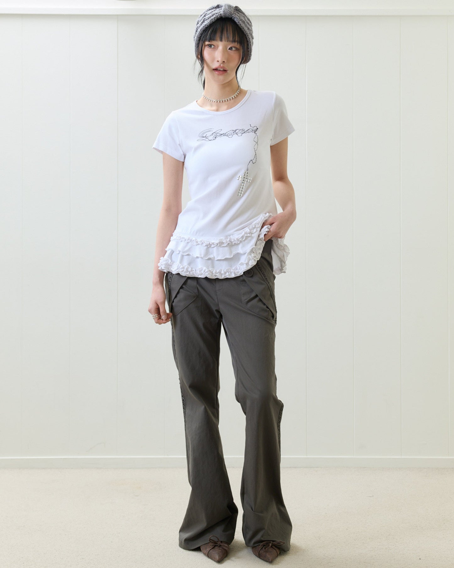 （韓国発送）EL RIBBON BOOTSCUT PANTS (CHARCOAL)
