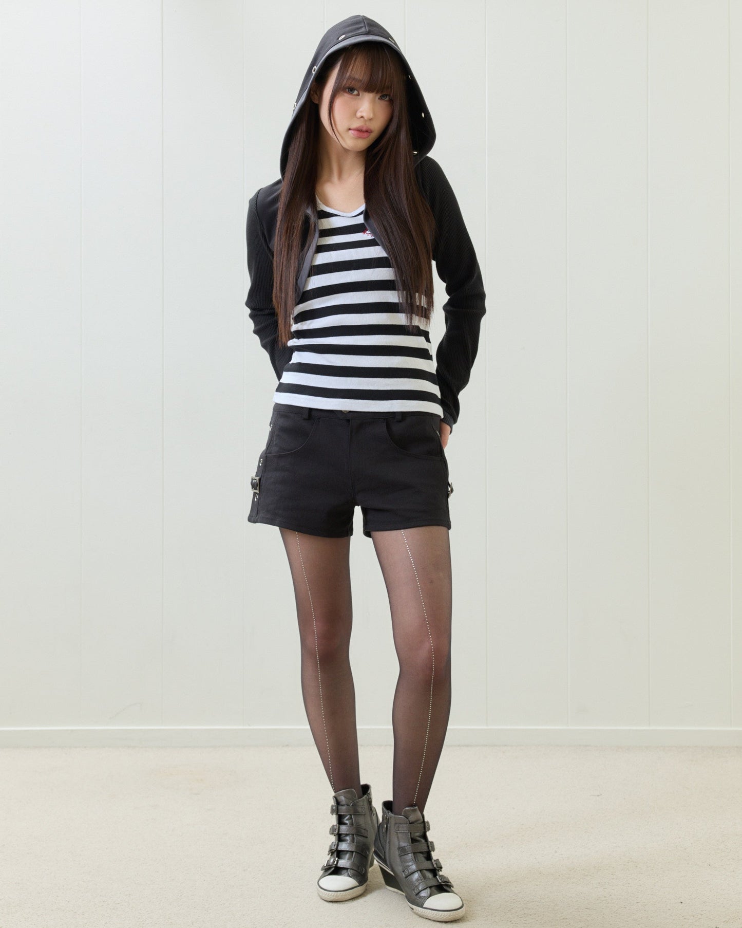 （韓国発送）EL EYELET HOOD BOLERO CARDIGAN (BLACK)