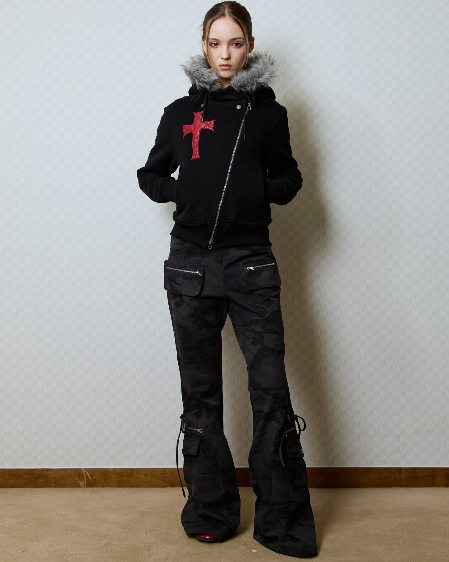 （韓国発送）GT FUR UNBALANCE HOOD ZIP UP (BLACK)