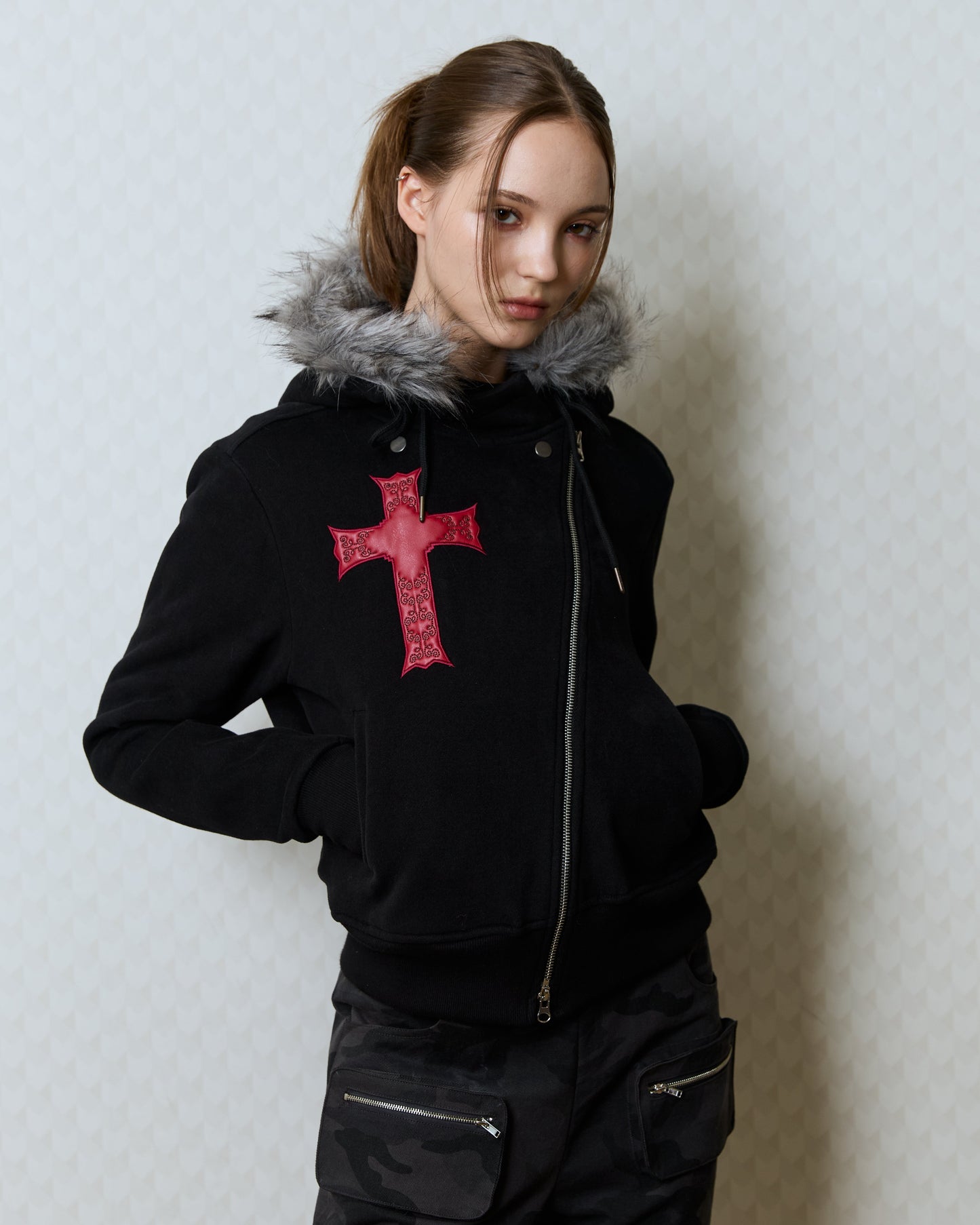 （韓国発送）GT FUR UNBALANCE HOOD ZIP UP (BLACK)