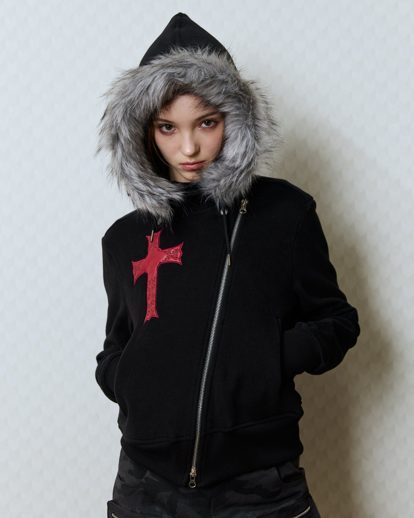 （韓国発送）GT FUR UNBALANCE HOOD ZIP UP (BLACK)