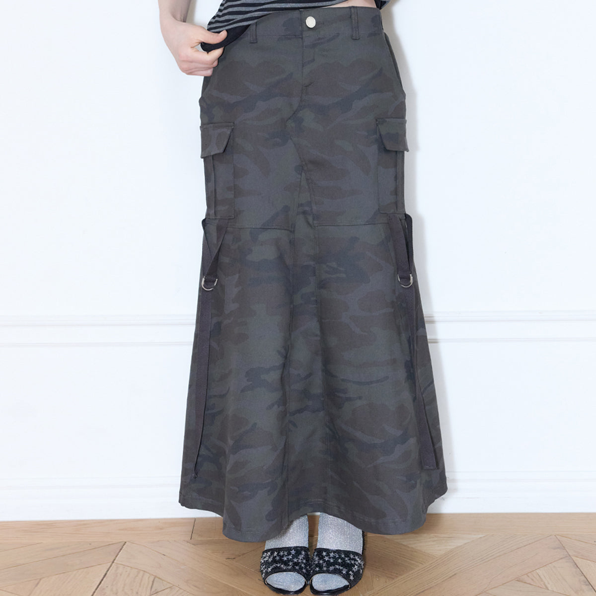（韓国発送）SY CARGO LONG SKIRT (CHARCOAL)